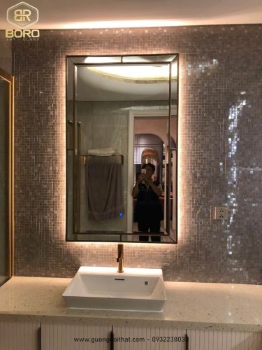 Gương treo tường hình chữ nhật khung inox có led hắt INOXLEDBR198, KT 68*100cm