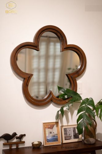 Gương hoa mai, Gương trang trí phong cách mộc mạc CNC170, kích thước 80*80 cm
