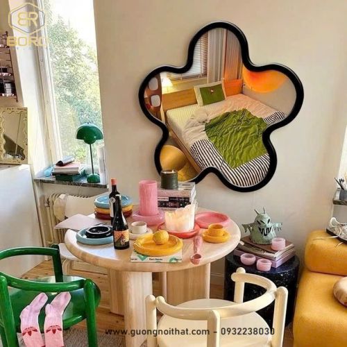 Gương khung gỗ hình hoa độc đáo CNC180, kích thước 70*70 cm